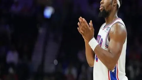 《桑乔全神贯注，埃梅里见证他赛季巅峰之战》