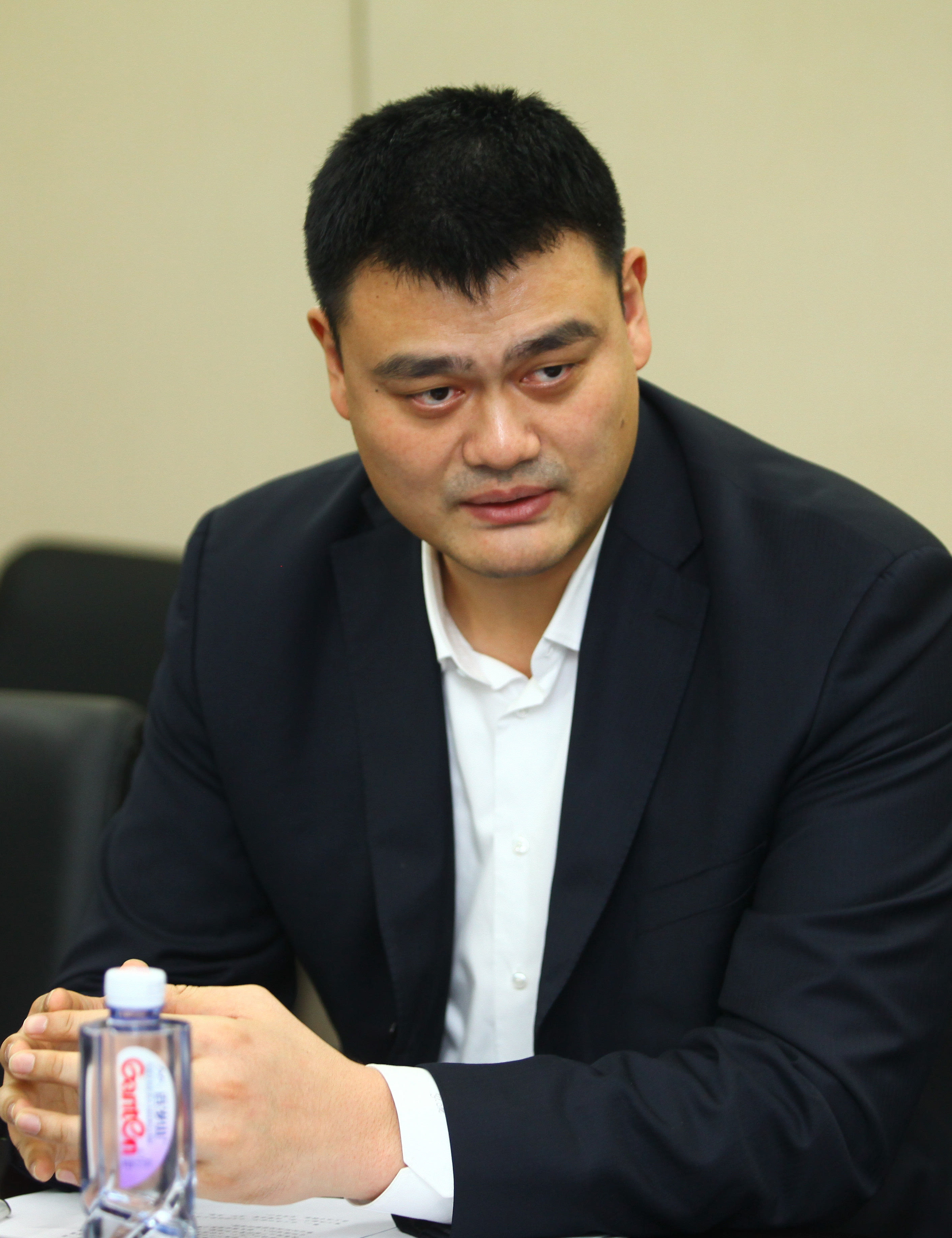 给每一件他
